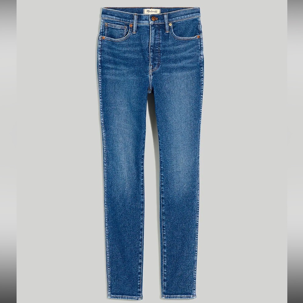 Never been worn, tags off. 10" high rise skinny.